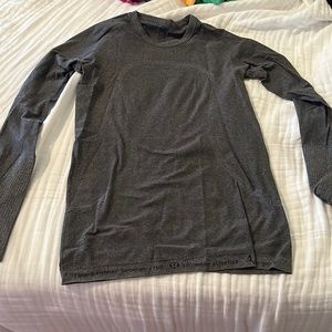 Lululemon long sleeve layer shirt